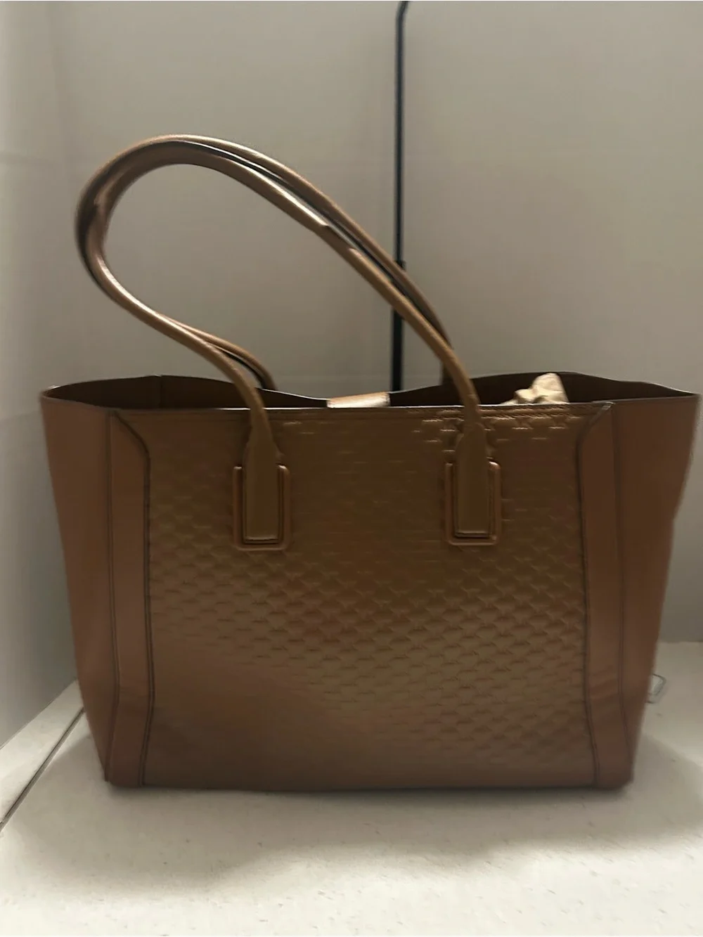 Michael Kors Tan Quilted Leather Tote with Gold Logo - Picture 3 of 14